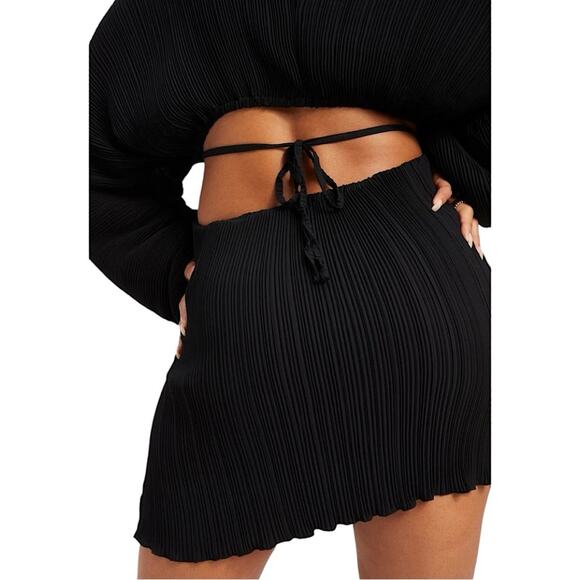 NWT Good American Always Fits Plissé Sculpted Black Mini Dress Size 1/2 S/M - Picture 2 of 9